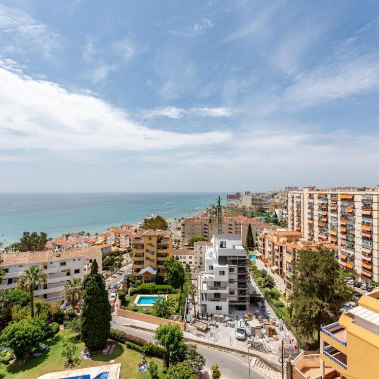 Coastal Charm Renovated 2Bed Apt, Pool, Sea Views - Apartment with Sea View - 20