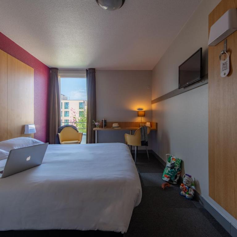 B&B HOTEL La Rochelle Centre 3 étoiles - Chambre Quadruple - 14