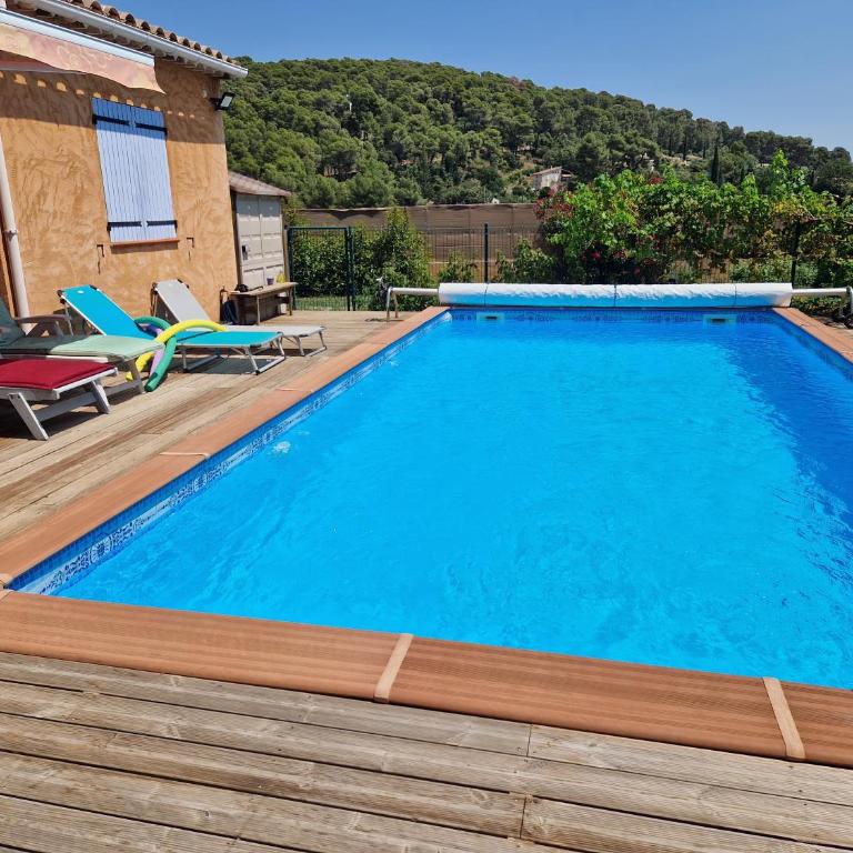 Chalet de 25 m2 avec jardin, piscine et spa uniquement accessible en juin sept - Chalet 1 Chambre - 3