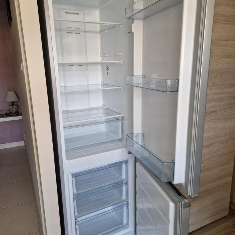 Chalet de 25 m2 avec jardin, piscine et spa uniquement accessible en juin sept - Chalet 1 Chambre - 11
