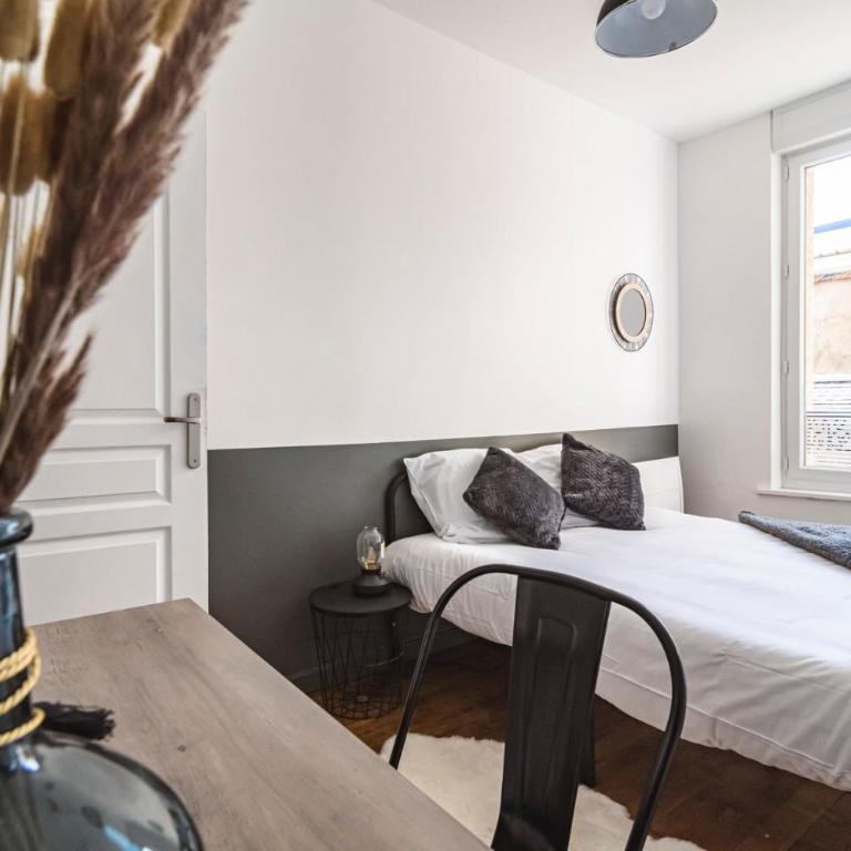 L'industriel - billard et home cinéma - hyper centre - Three-Bedroom Apartment - 22