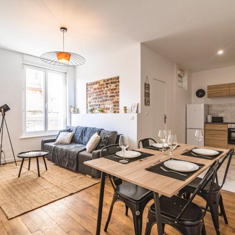 L'industriel - billard et home cinéma - hyper centre - Three-Bedroom Apartment - 7