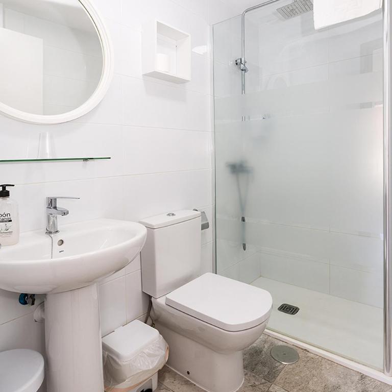 Hostal El Mercat - Double Room with Terrace - 3