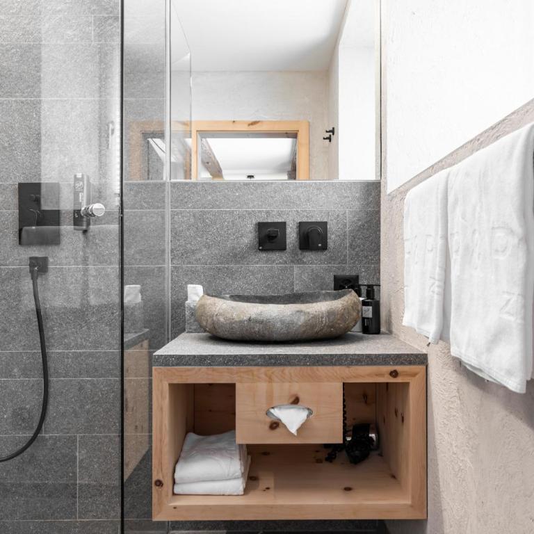 Hotel Baer & Post Zernez - Superior Doppelzimmer - 8