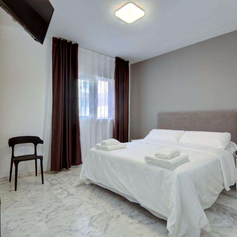 Hostal 37 - Habitación Doble Grande - 1 o 2 camas - 1