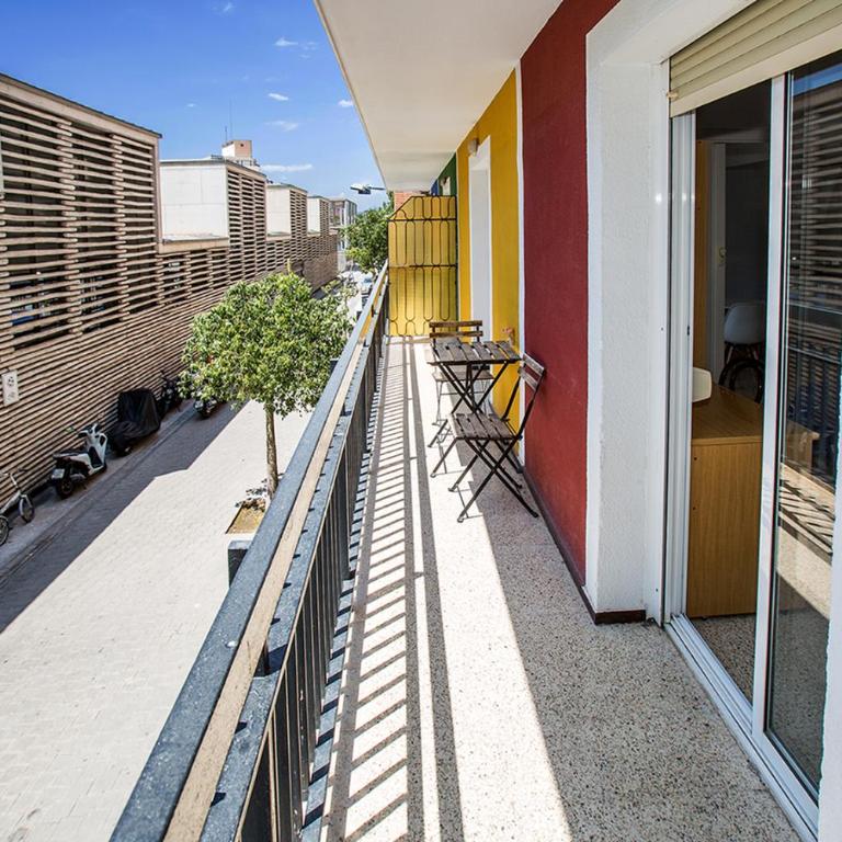 Hostal El Mercat - One-Bedroom Apartment with Balcony - 6