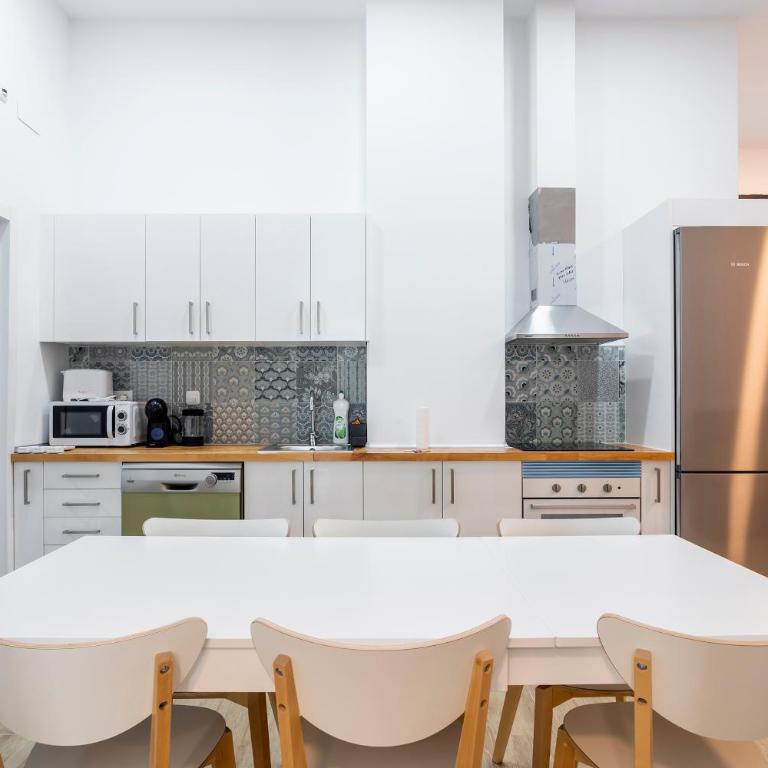 10 pax, AC, Wifi gratis, Ciudad Artes y Ciencias - Two-Bedroom Apartment - 4