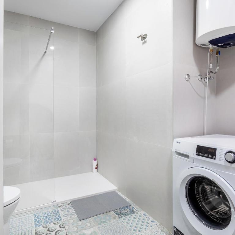 10 pax, AC, Wifi gratis, Ciudad Artes y Ciencias - Two-Bedroom Apartment - 15