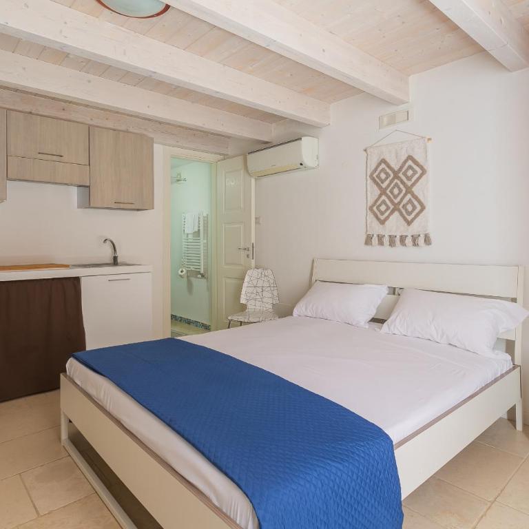 Palazzo San Rocco Rooms by Wonderful Italy - Queen Room with Balcony - 3