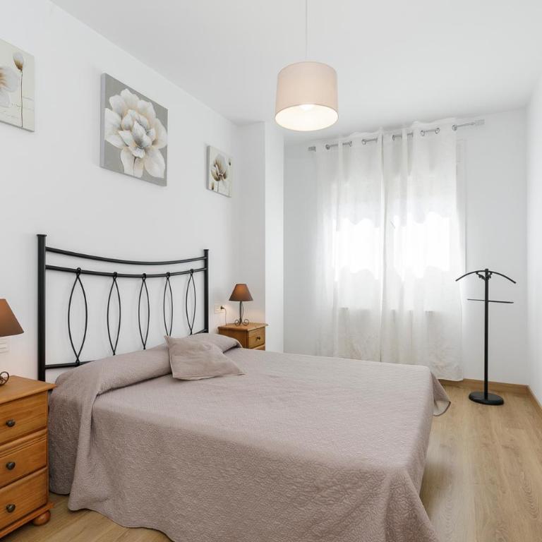 Apartamento Fénix - Two-Bedroom Apartment - 40