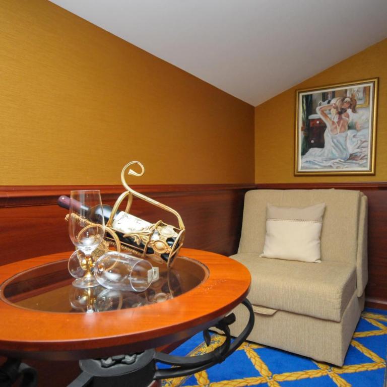 Luxury Sea Residence by Kristina - Deluxe Double Room with Bath - 28