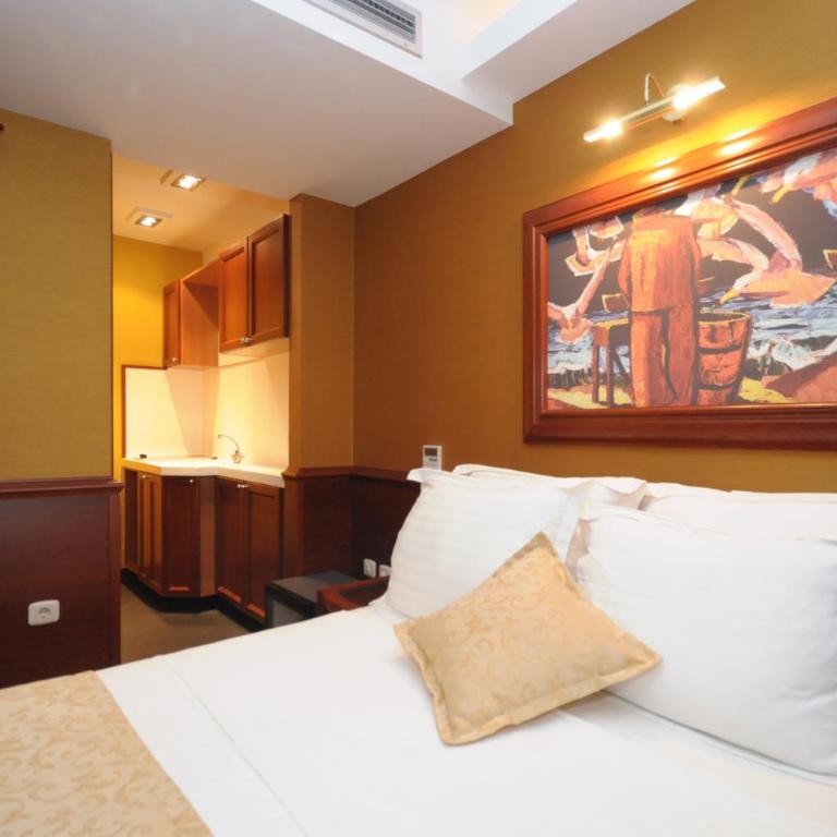 Luxury Sea Residence by Kristina - Deluxe Double Room with Balcony - 4
