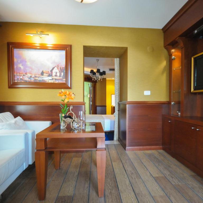 Luxury Sea Residence by Kristina - Deluxe Double Room with Balcony - 19