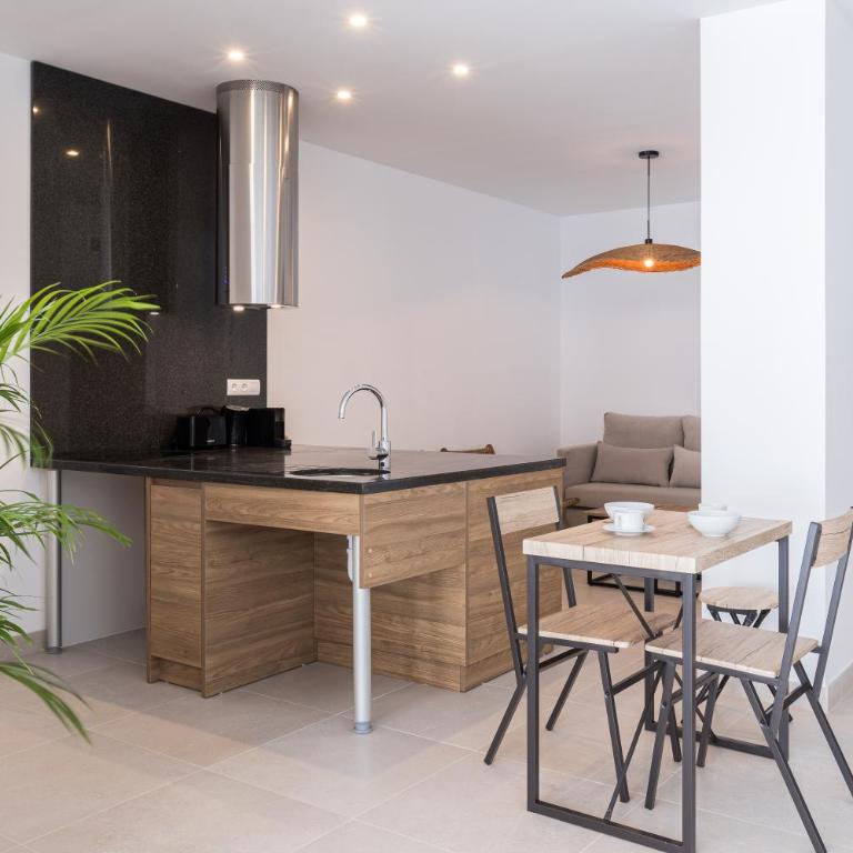 Bossa Bay Suites with Private Pool - MC Apartments Ibiza - Suite con piscina privada - 81