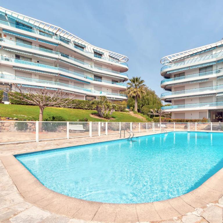 La pinede Apartement equiped with air conditioning and a pool! - Apartment - 2
