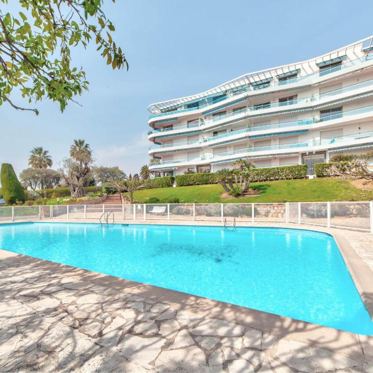 La pinede Apartement equiped with air conditioning and a pool! - Apartment - 24