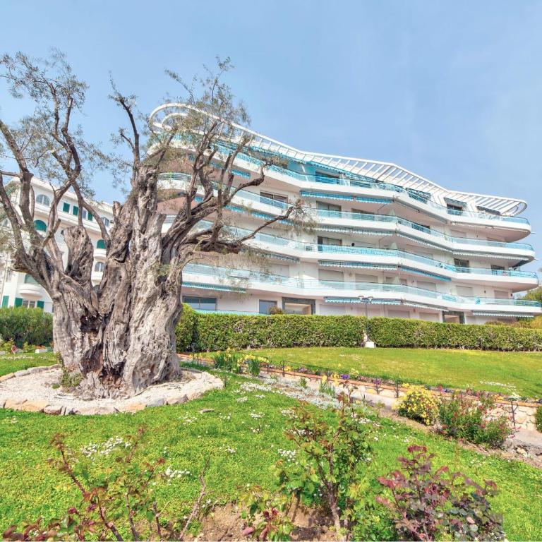 La pinede Apartement equiped with air conditioning and a pool! - Apartment - 26