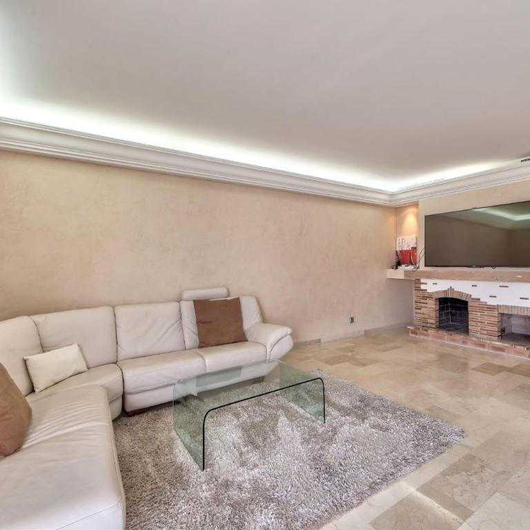 La pinede Apartement equiped with air conditioning and a pool! - Apartment - 16