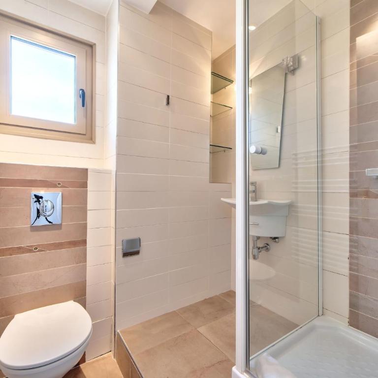 La pinede Apartement equiped with air conditioning and a pool! - Apartment - 13