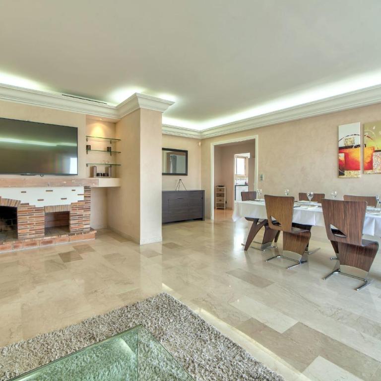 La pinede Apartement equiped with air conditioning and a pool! - Apartment - 15