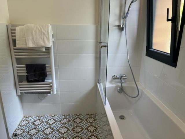 Villa en Bellevaux avec sauna et jacuzzi - Villa - 28