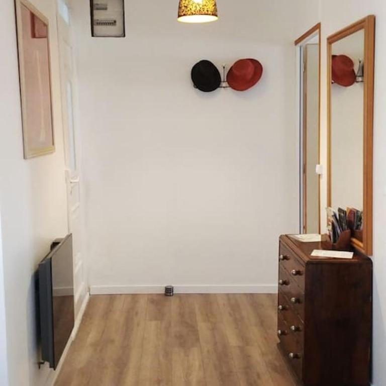 Les Petits Conforts - Two-Bedroom Apartment - 7