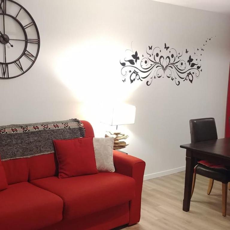 Les Petits Conforts - Two-Bedroom Apartment - 11