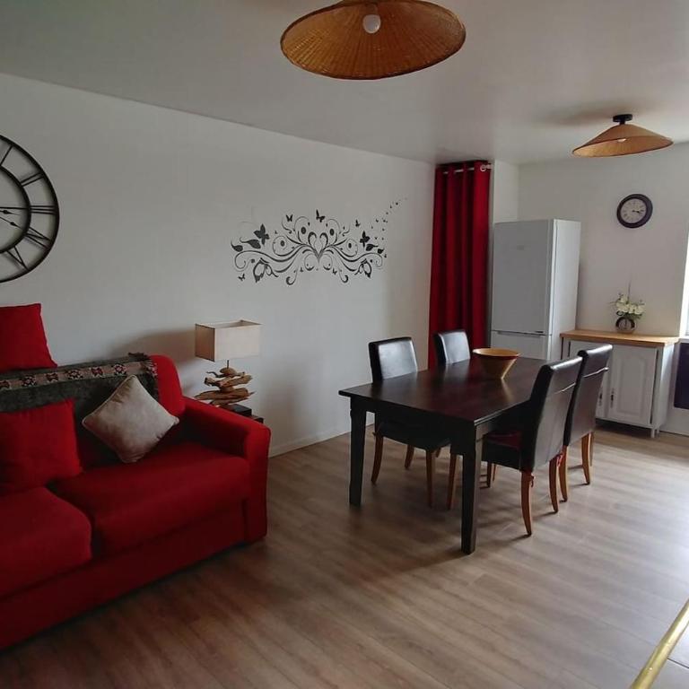 Les Petits Conforts - Two-Bedroom Apartment - 17