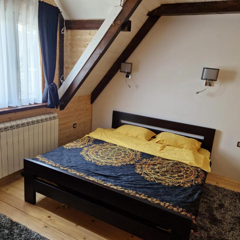 Mountain Haven Deluxe - Three-Bedroom House - 17