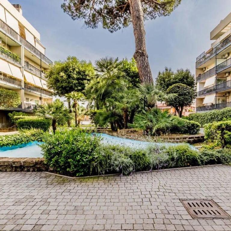 Luxury apartment front of Cavalieri Hilton Hotel - One-Bedroom Apartment - 2