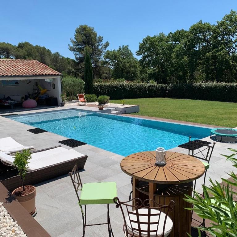 Charmant Appartement au calme avec piscine au pied du Ventoux en Provence - Appartement 2 Chambres - 4