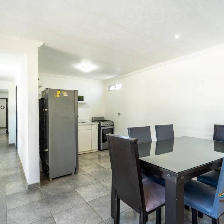 Incredible in-town pool house with BBQ area - Casa - 8