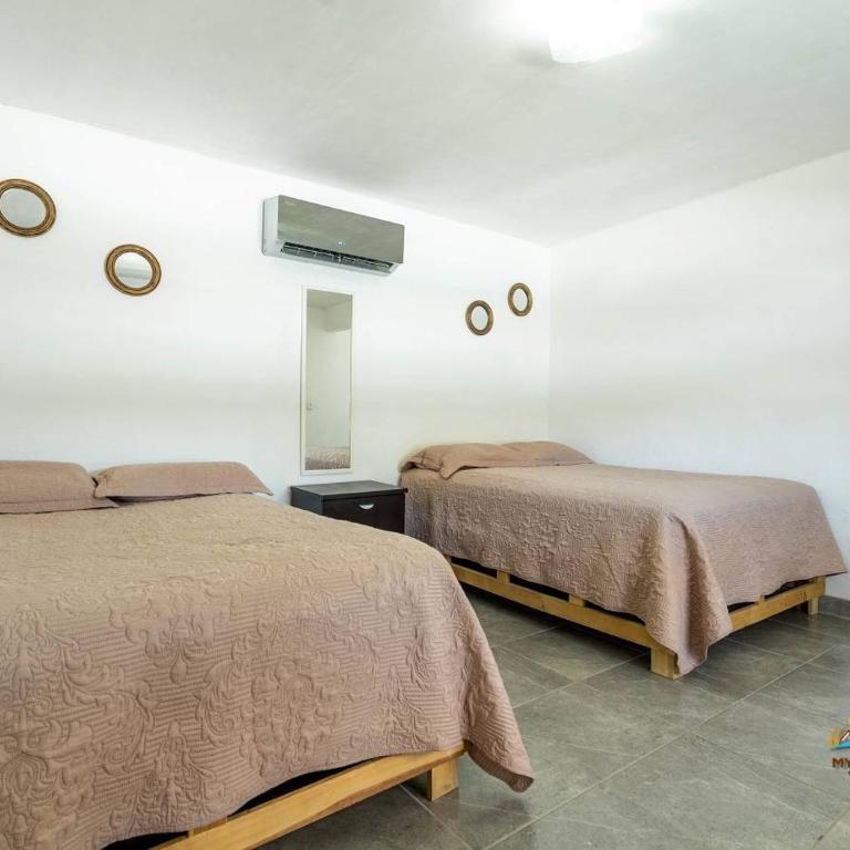 Incredible in-town pool house with BBQ area - Casa - 19