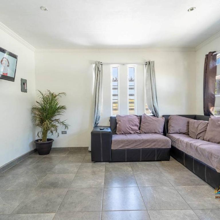 Incredible in-town pool house with BBQ area - Casa - 6