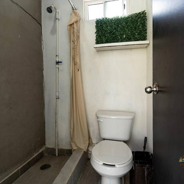 Incredible in-town pool house with BBQ area - Casa - 29