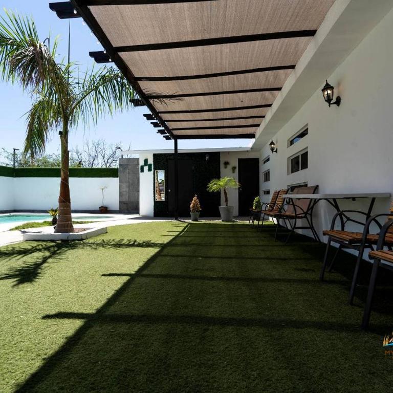 Incredible in-town pool house with BBQ area - Casa - 20