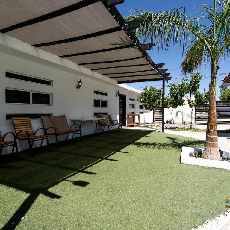 Incredible in-town pool house with BBQ area - Casa - 25