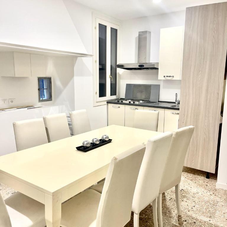 Royal Rialto Apartment - Grand Canal View - Superior Apartment - 11