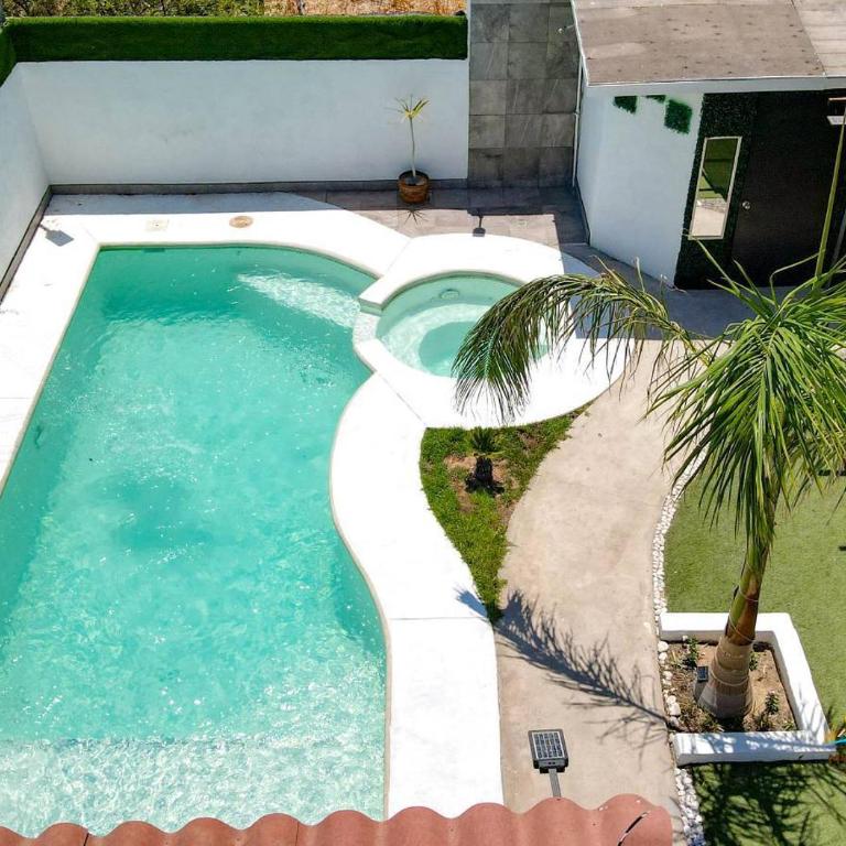Incredible in-town pool house with BBQ area - Casa - 1