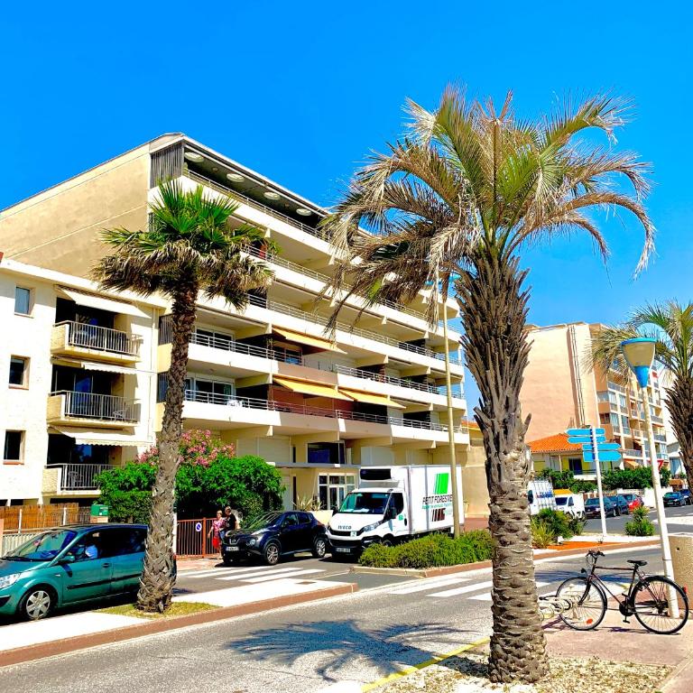 LE PALAIS dETE T4 6-8 115m2 grand standing garage carplug - Three-Bedroom Apartment - 18