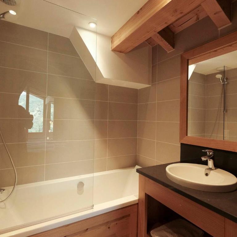 Chalet 8 personnes, Sauna, Parking, Wifi - FR-1-344-734 - Chalet - 6