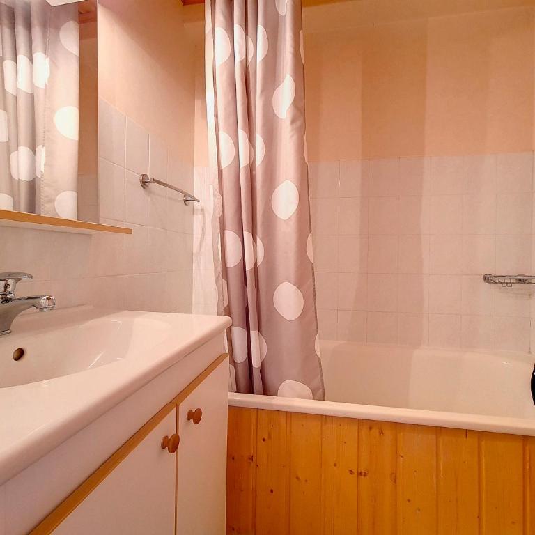 Studio lumineux, départ et retour skis aux pieds, balcon sud, 3 pers., animaux acceptés - FR-1-344-1145 - Estudio - 4
