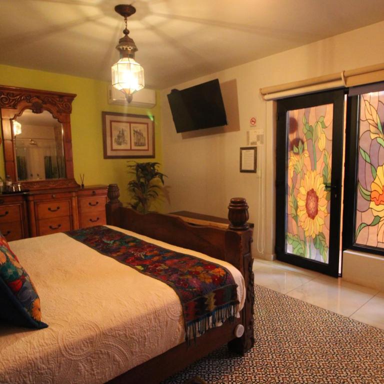 Ekléctic Hotel Boutique - Deluxe King Suite - 5