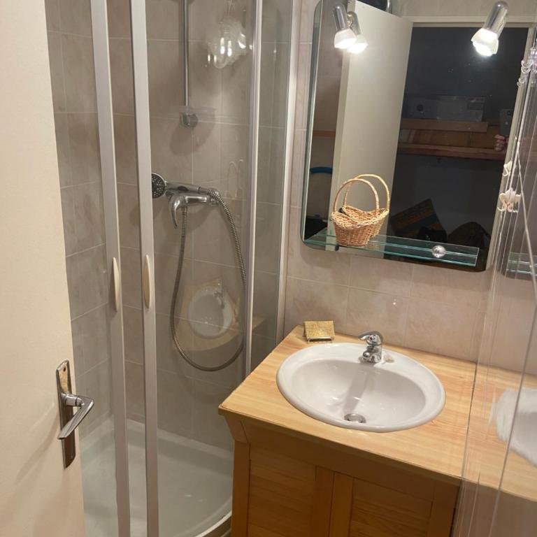Studio tout confort 100m plage - Apartamento de 2 dormitorios - 8