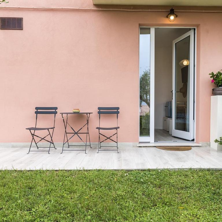 Accanto Alle Mura Rooms & Relax Spa - Camera King con Vista Giardino - 9