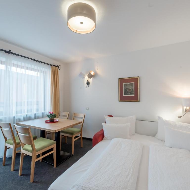 Apart Hotel Garni Wieser - Großes Apartment mit 1 Schlafzimmer und Balkon - 2