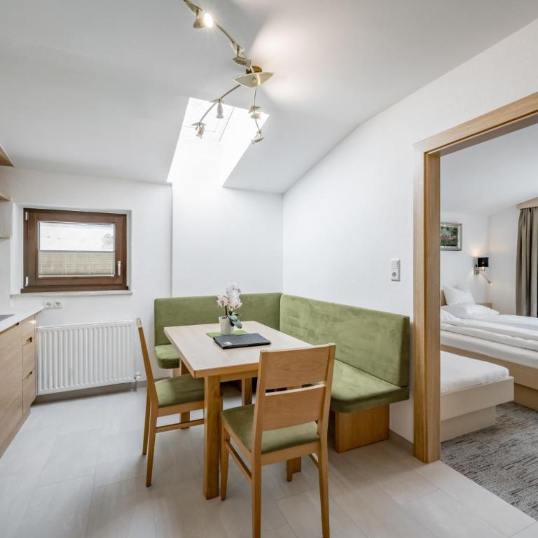 Apart Hotel Garni Wieser - Standard Apartment mit 2 Schlafzimmern und Balkon - 4