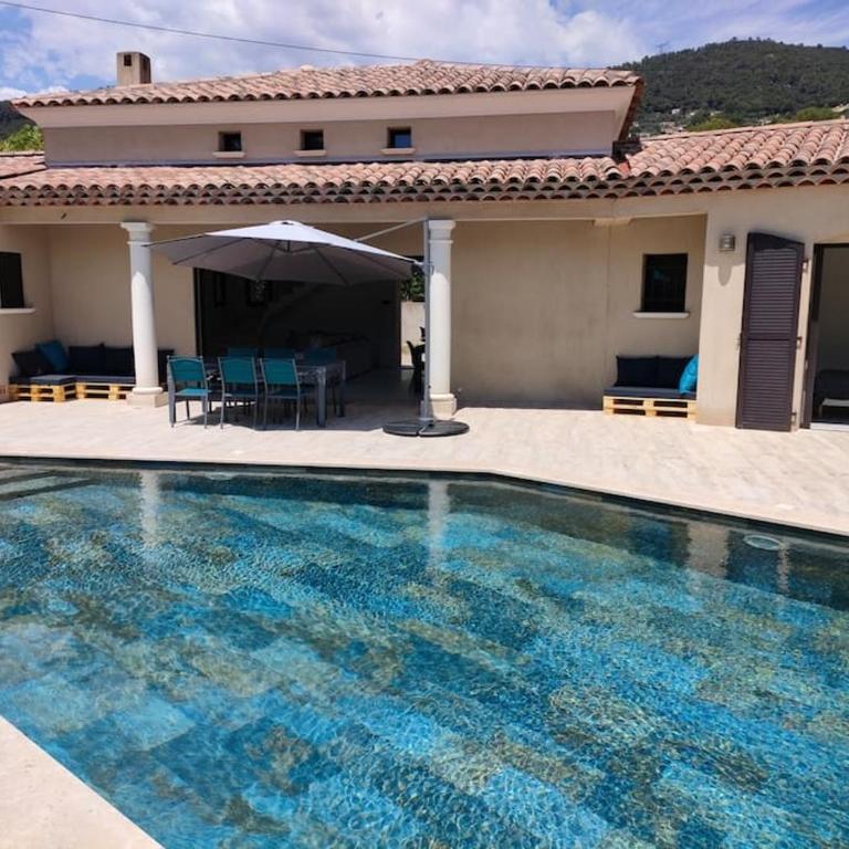 MAGNIFIQUE VILLA MODERNE ENTRE MER ET MONTAGNE - Villa 3 Chambres - 2