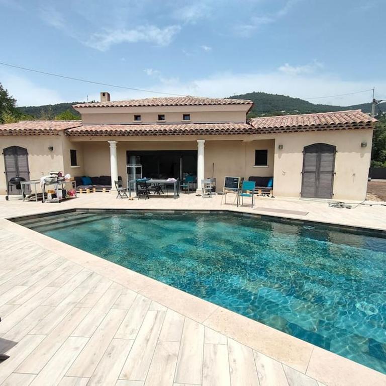 MAGNIFIQUE VILLA MODERNE ENTRE MER ET MONTAGNE - Villa 3 Chambres - 17