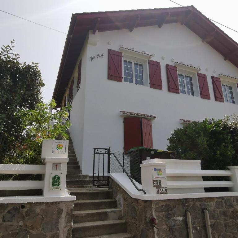 Chambres d'hôtes "HOR DAGO" près de la gare d'Hendaye avec le petit-déjeuner - Chambre Double - Vue sur Jardin - 5